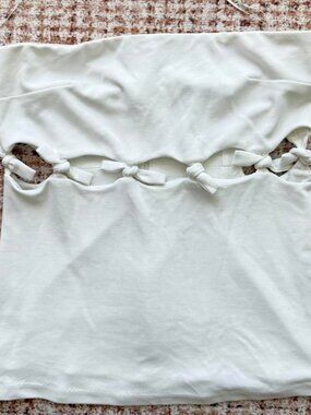 Third Form White Off-the-Shoulder Bow Top — Size 6